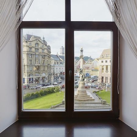 Apartment Mitskevycha Square 5 Λβιβ Εξωτερικό φωτογραφία